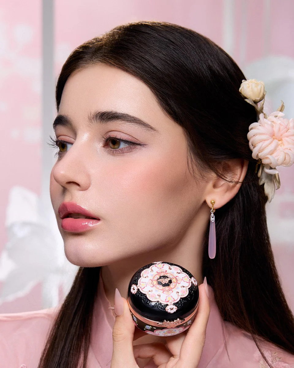 بلشر بترفلاي بيروود فلاور نوز | Flower knows Butterfly Cloud Collar Rouge Box Highlighting & Blush Duo  Powder PearWood - Image 3