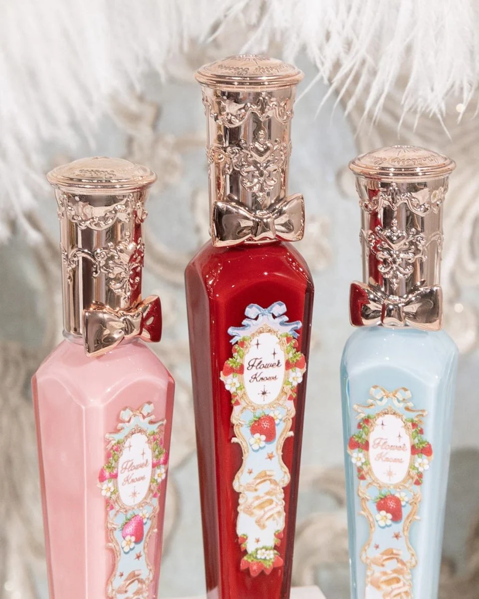احمر شفاه ستروبيري فلاور نوز | Flower knows Strawberry Rococo Cloud Lip Cream - Image 13