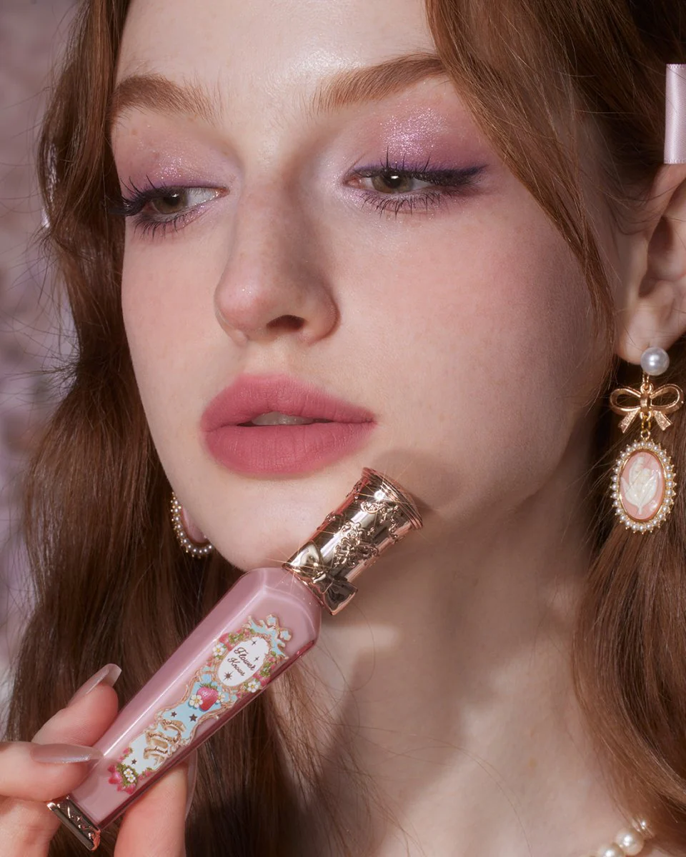 احمر شفاه ستروبيري فلاور نوز | Flower knows Strawberry Rococo Cloud Lip Cream - Image 6