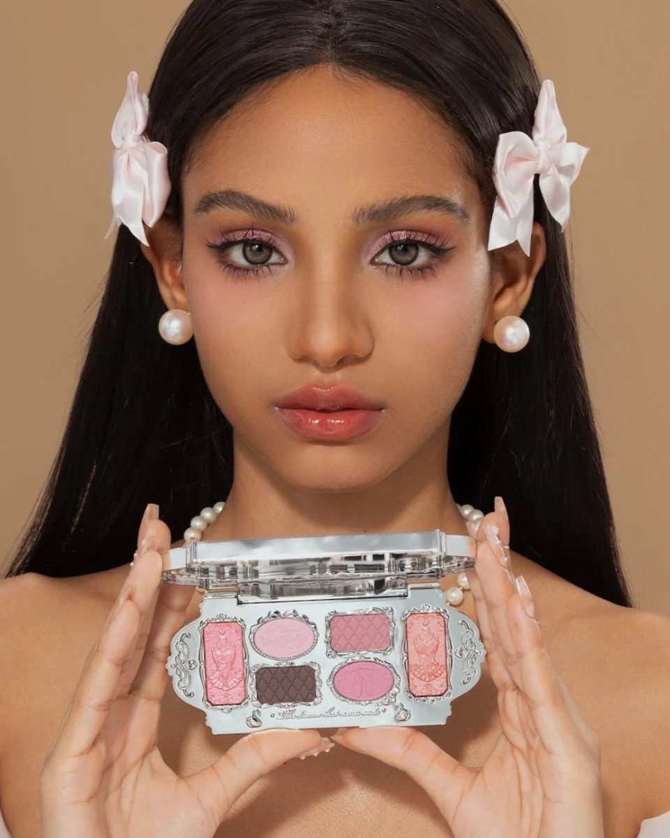 باليت سوان فلاور نوز | Flower knows Swan Ballet 6 Color Makeup Palette - Image 5