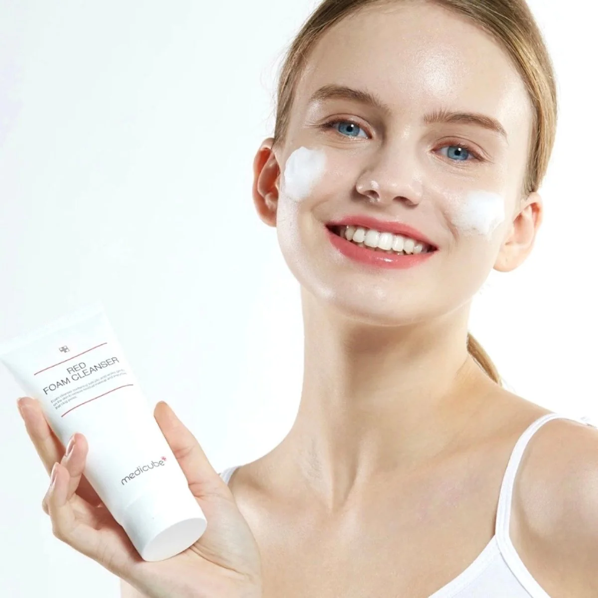 غسول ريد سالسليك ميدكيوب - 120مل | Medicube Red Foam Cleanser - Image 3