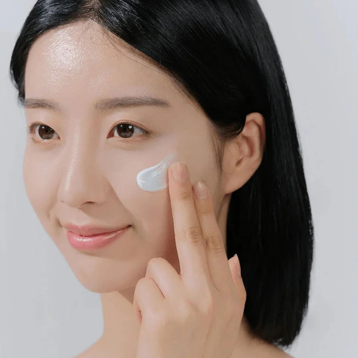 مدغشقر واقي شمس سيروم صغير - 50مل | SKIN1004 Madagascar Centella Hyalu-Cica Water-Fit Sun Serum - Image 5